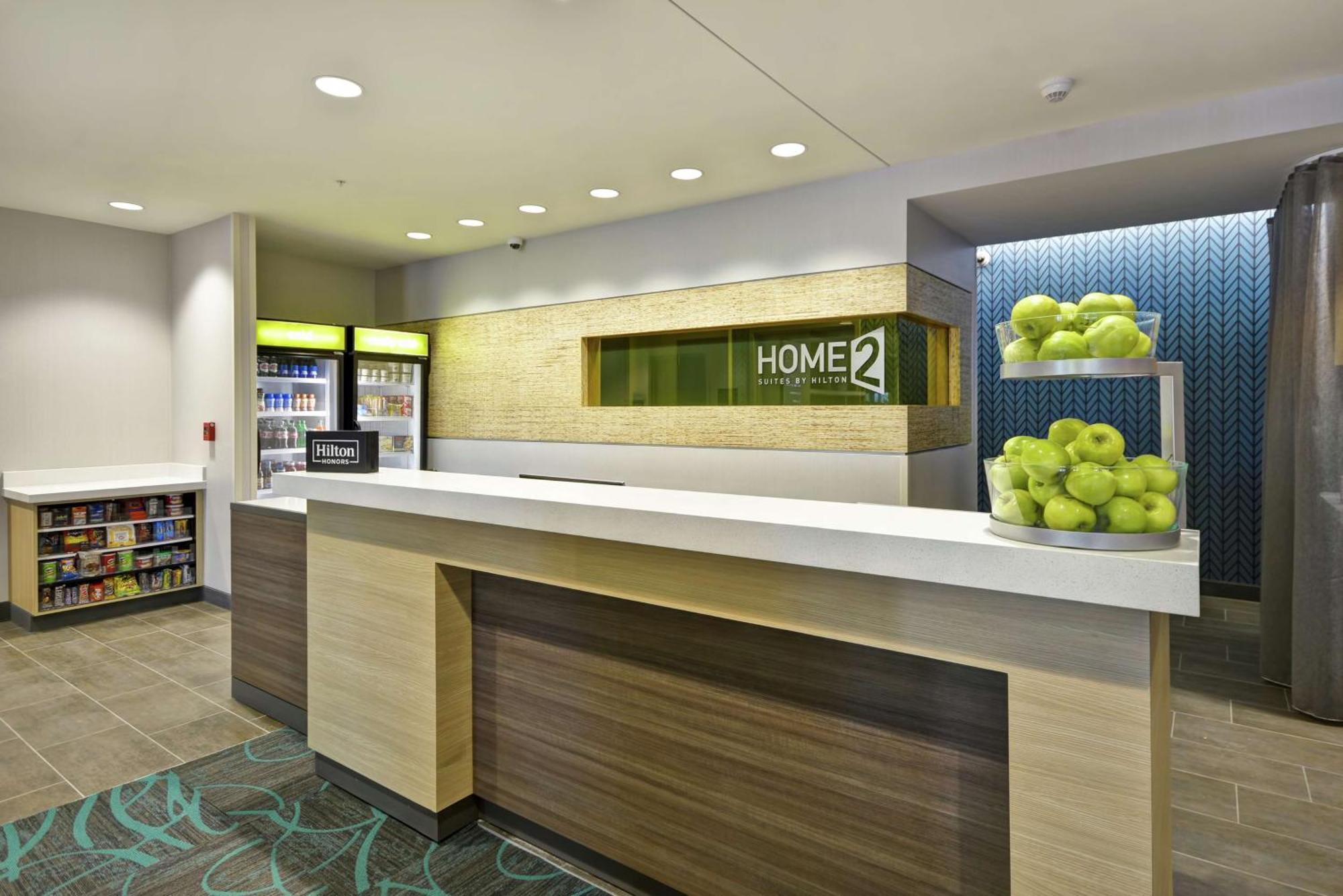 Home2 Suites By Hilton Queensbury Lake George Экстерьер фото